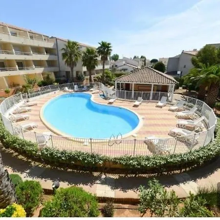 Mayflower Apartment *